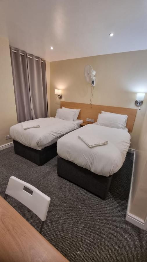 48 The Brent Hotel Dartford Bagian luar foto